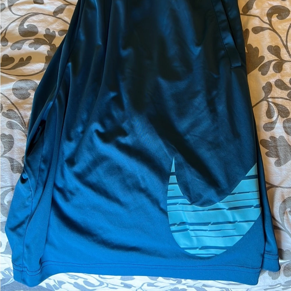 Men’s XL Nike shorts like new